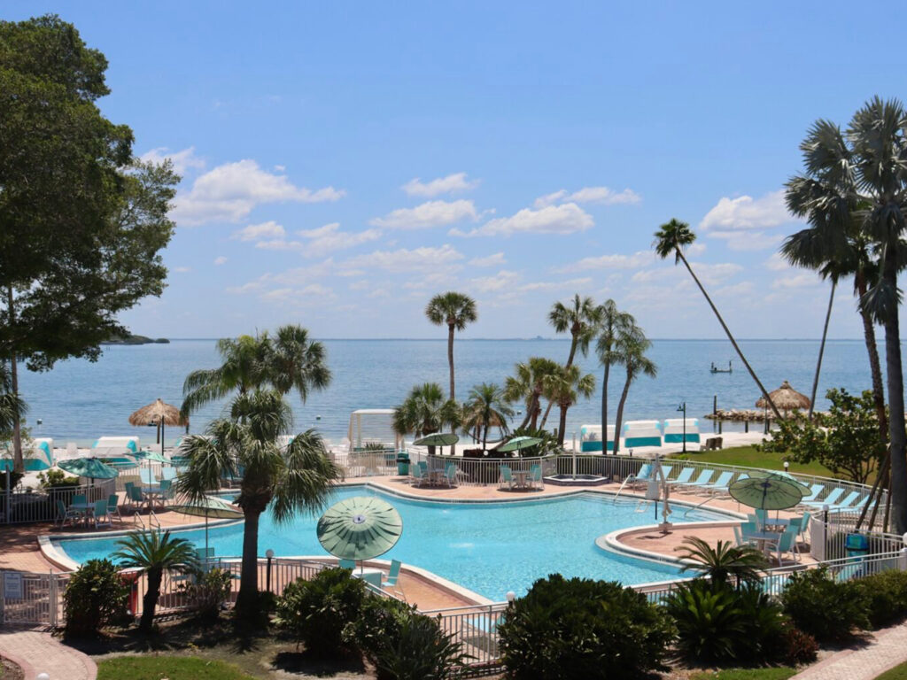 Sky Large Pool with Beach